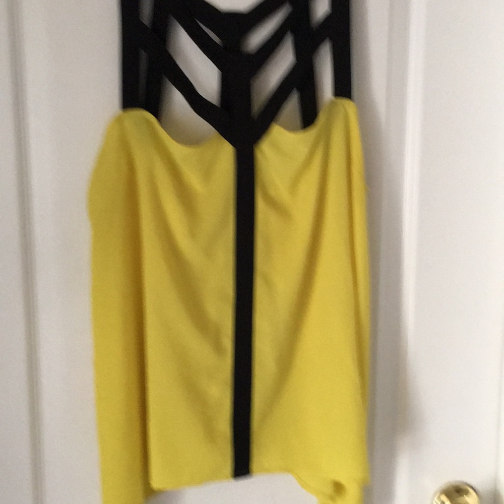 XL Bisou Bisou blouse. Yellow & black.